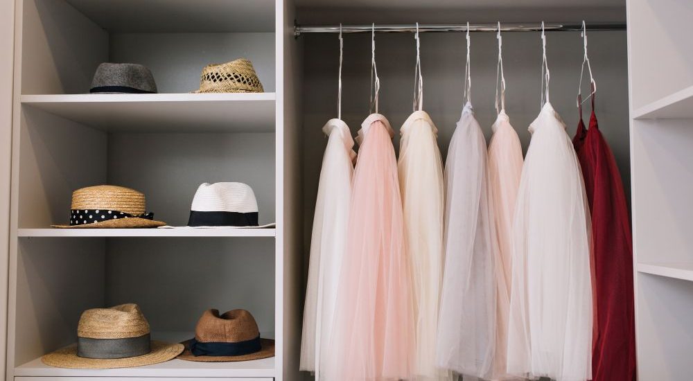 Pros and Cons of Modular Wardrobe